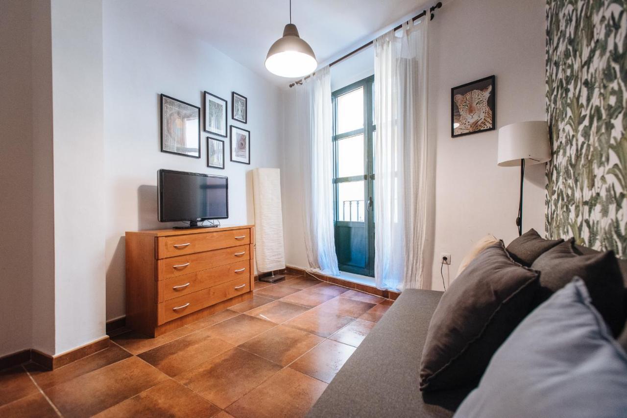 Homeyseville- Bright Apartment At Santa Cruz 6 Pax, Parking Optional Buitenkant foto