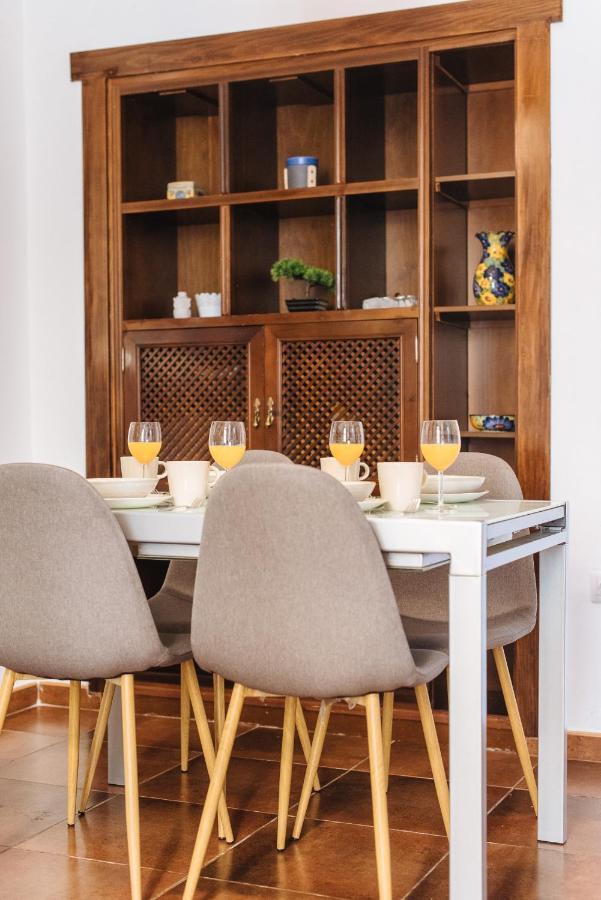 Homeyseville- Bright Apartment At Santa Cruz 6 Pax, Parking Optional Buitenkant foto