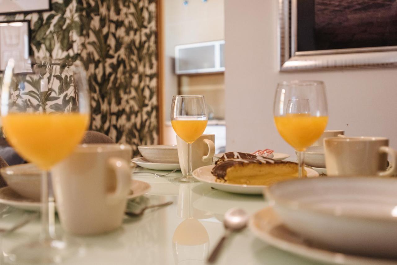 Homeyseville- Bright Apartment At Santa Cruz 6 Pax, Parking Optional Buitenkant foto