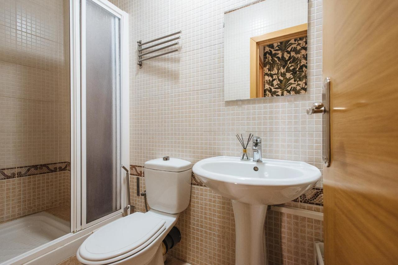Homeyseville- Bright Apartment At Santa Cruz 6 Pax, Parking Optional Buitenkant foto