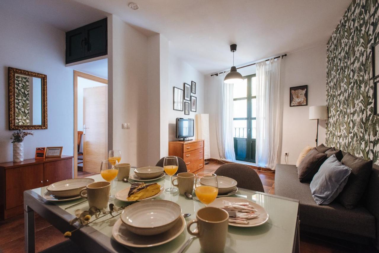 Homeyseville- Bright Apartment At Santa Cruz 6 Pax, Parking Optional Buitenkant foto