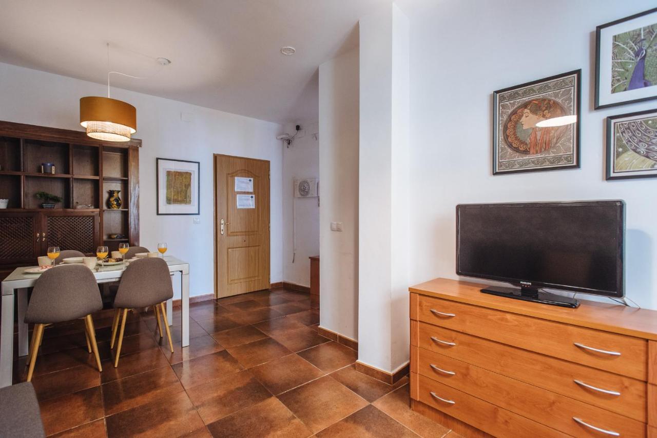 Homeyseville- Bright Apartment At Santa Cruz 6 Pax, Parking Optional Buitenkant foto