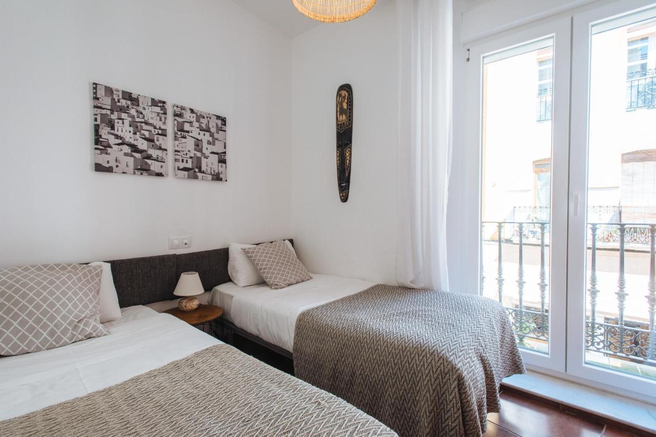 Homeyseville- Bright Apartment At Santa Cruz 6 Pax, Parking Optional Buitenkant foto