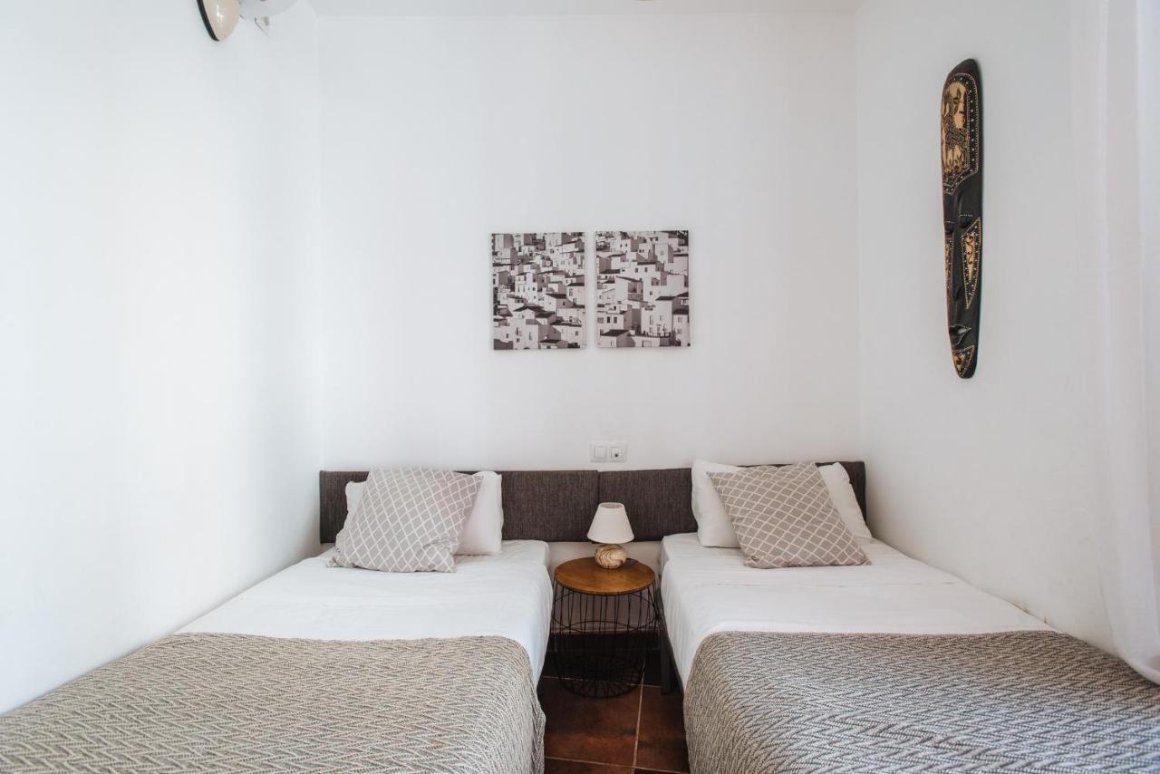 Homeyseville- Bright Apartment At Santa Cruz 6 Pax, Parking Optional Buitenkant foto